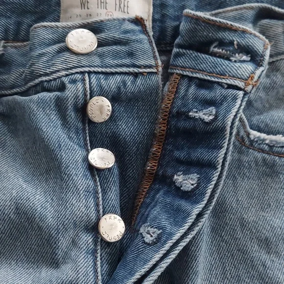 We the Free distressed jean shorts - Picture 2 of 5